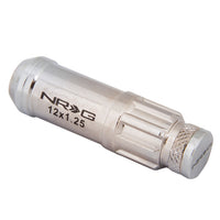 סדרת NRG 700 M12 X 1.25 אום פלדה עם סט כיסוי מכסה אבק 21 יחידות עם מנעולים ושקע נעילה - כסף