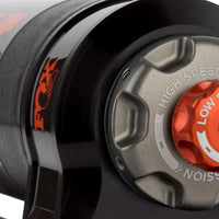 Fox 18-Up Jeep JL 2.5 Performance Series 10.2in. בולם אחורי 0-1.5 אינץ' של גוף חלק Piggyback DSC. מַעֲלִית