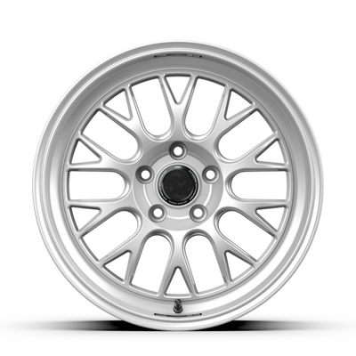 fifteen52 Holeshot RSR 18x9.5 5x120 22 מ"מ ET 72.56 מ"מ קדח מרכזי קורן כסף