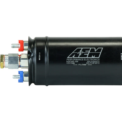 AEM 400LPH משאבת דלק מוטבעת בלחץ גבוה - כניסת M18x1.5 נקבה לשקע M12x1.5 זכר