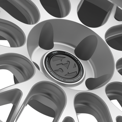 fifteen52 Holeshot RSR 18x8.5 5x112 42 מ"מ ET 57.1 מ"מ קדח מרכזי קורן כסף