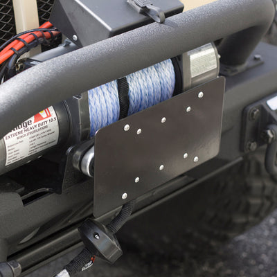 תושבת הרכבה ללוחית רישוי של חברת Rugged Ridge Front Hawse Fairlead