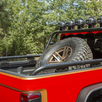 Rugged Ridge 20-21 Jeep Gladiator JT יציקת ציר מנשא צמיגים חילוף