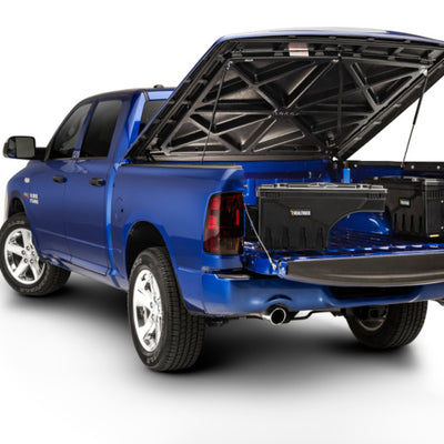 UnderCover 2020 Jeep Gladiator Side Swing Case לנהגים - שחור חלק