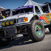 KC HiLiTES 8 אינץ'. כיסוי רך עגול HID (זוג) - שחור עם לוגו KC מוברש צהוב