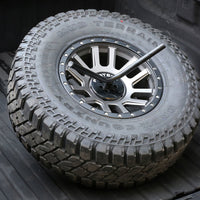 פבטק אוניברסלי חילוף צמיג זוויתי תושבת - שחור