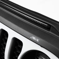 AVS 2018-2019 Jeep Wrangler (JL) Aeroskin Low Profile Hood Shield עם אורות - שחור