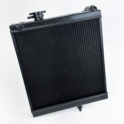 CSF 03-07 מיצובישי לנסר EVO 7/8/9 רדיאטור בגודל 1/2 - שחור