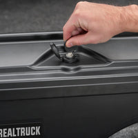 UnderCover 2020 Jeep Gladiator Side Swing Case לנהגים - שחור חלק