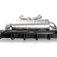 מפזר סיבי פחמן אחורי 18+ BMW M5 (F90) - מבריק עם לוגו אקרפוביק אדום/לבן