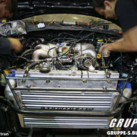 Mishimoto Universal Silver G Line Bar & Plate Intercooler גודל כולל: 24.5x11.75x3 גודל ליבה: 17.5