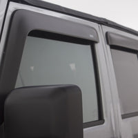 AVS 07-18 Jeep Wrangler Unlimited Ventvisor & Aeroskin Deflector Combo Kit - שחור מט