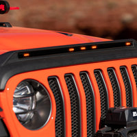 AVS 2018-2019 Jeep Wrangler (JL) Aeroskin Low Profile Hood Shield עם אורות - שחור