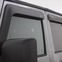 AVS 07-18 Jeep Wrangler Unlimited Ventvisor & Aeroskin Deflector Combo Kit - שחור מט